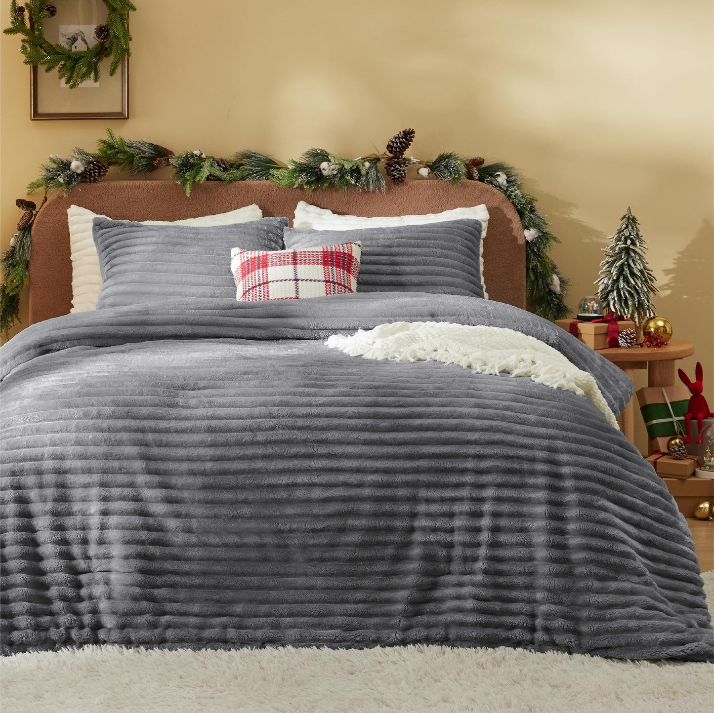 Bedsure Fluffy Comforter Set Queen - Super Soft Faux Fur Bed Set Cream White, Winter Warm Plush Fleece Bedding, 3 Pieces, 1 Shaggy Fuzzy Queen Size Comforter with 2 Pillowcases